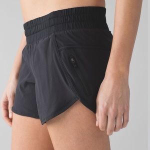 Lululemon Black Tracker Shorts 4in Size 6